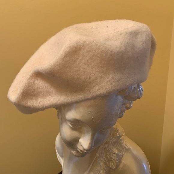 Black and Cream Beret - Picture 2 of 6